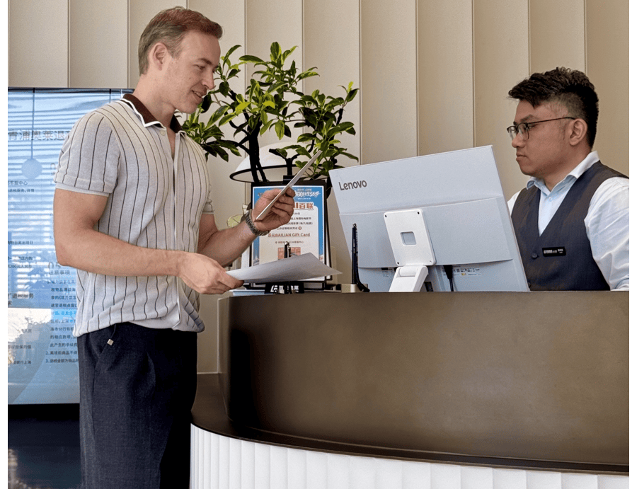 图片[4]-中国免签“朋友圈”不断扩容，俄罗斯游客上海一人狂买6台华为 -华闻时空