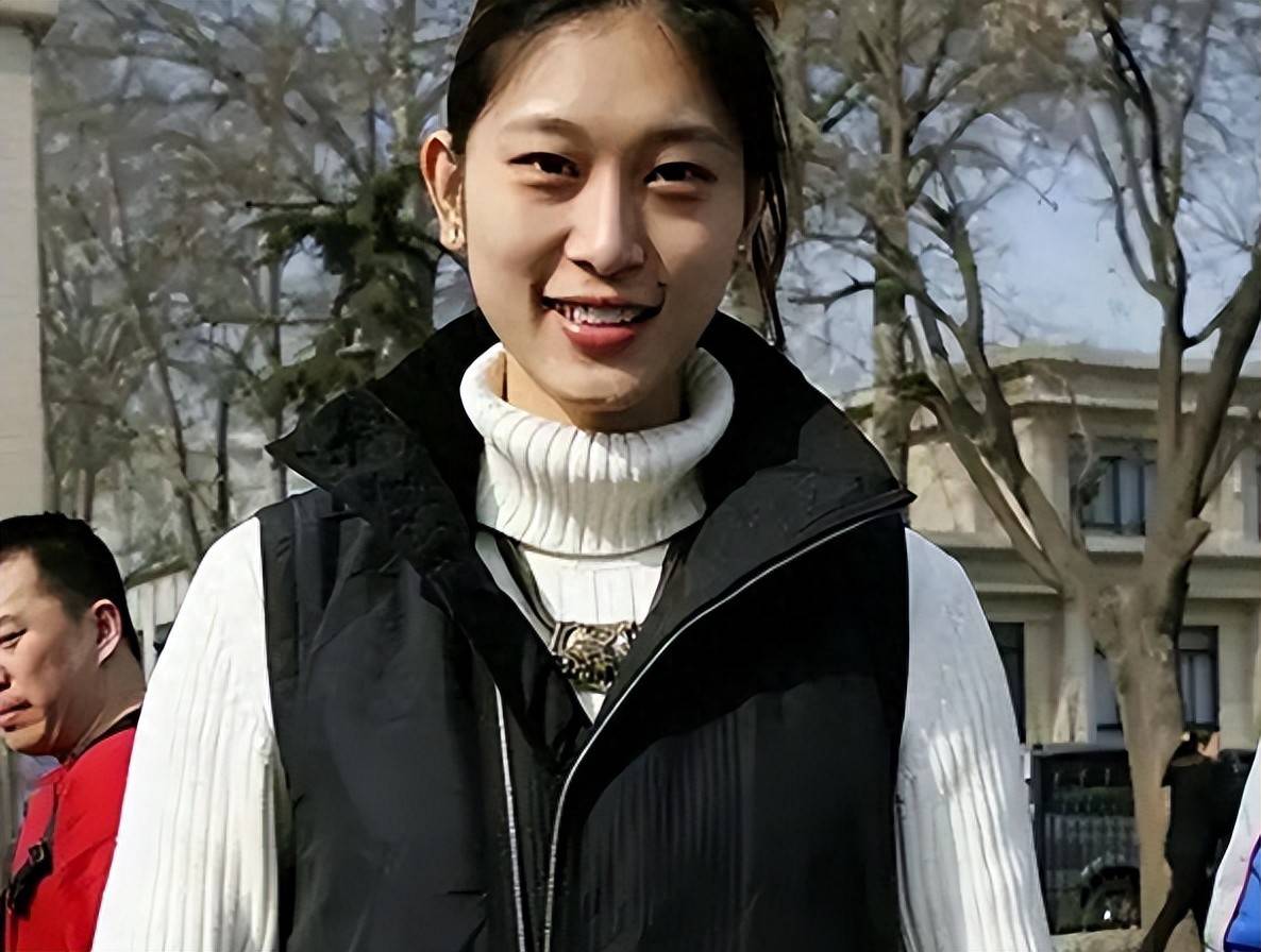 篮坛第一美女隋菲菲,上校军衔,曾与王治郅传绯闻,今45岁仍未婚