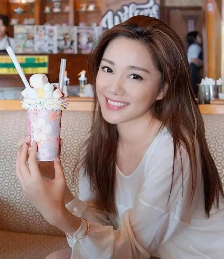 汤洛雯:从t台模特到荧屏女神的华丽蜕变