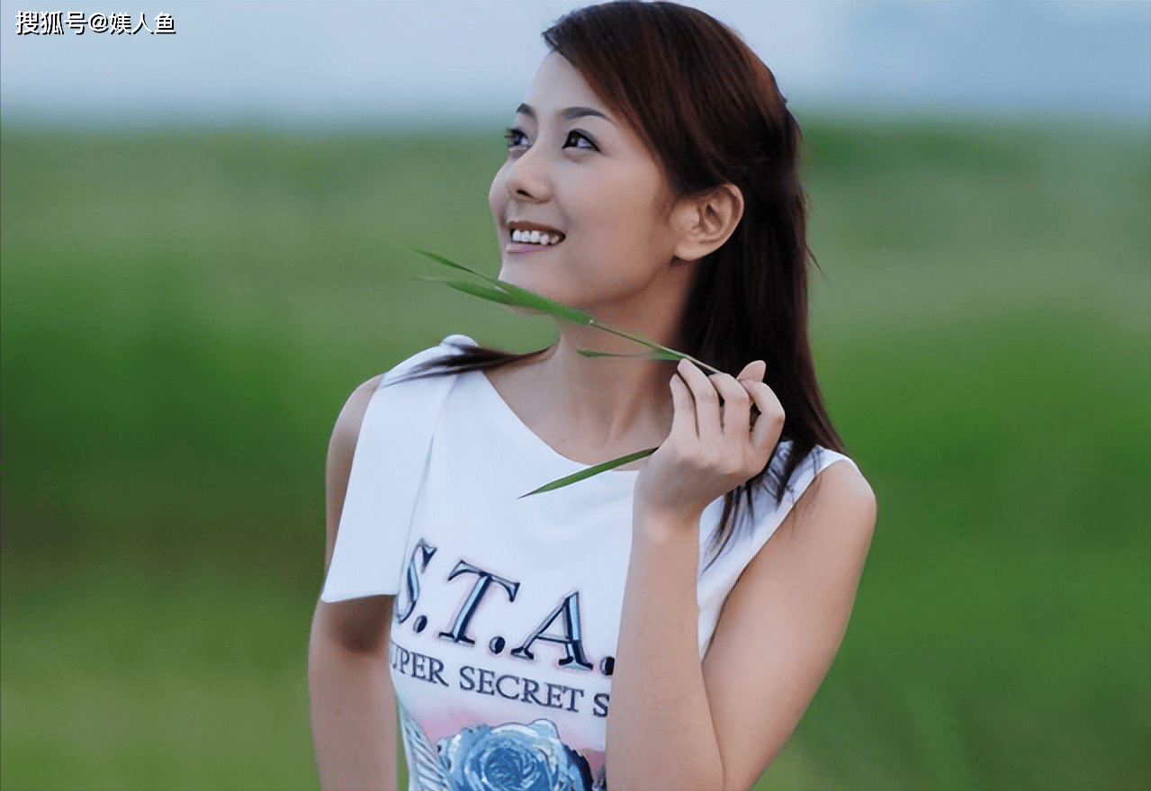 一个人躺病床上打吊瓶的杨乐乐，在47岁的年纪看清人生