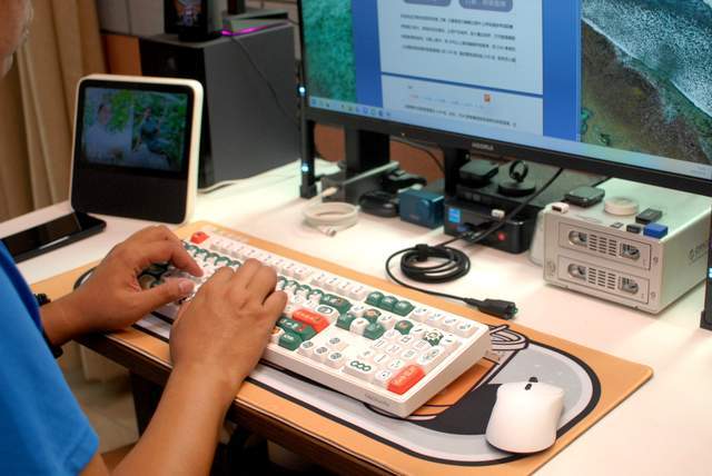 格之格GK108无线机械键盘:办公桌上的“麻将搭子”