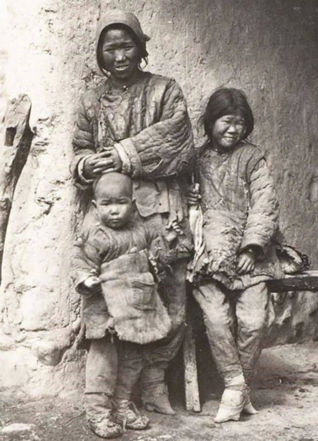 中国古代女子,为何要缠足?