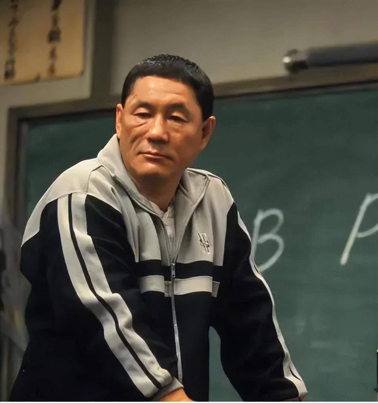半夜三更拉着懵懂的女儿去敲响了著名导演北野武的家门