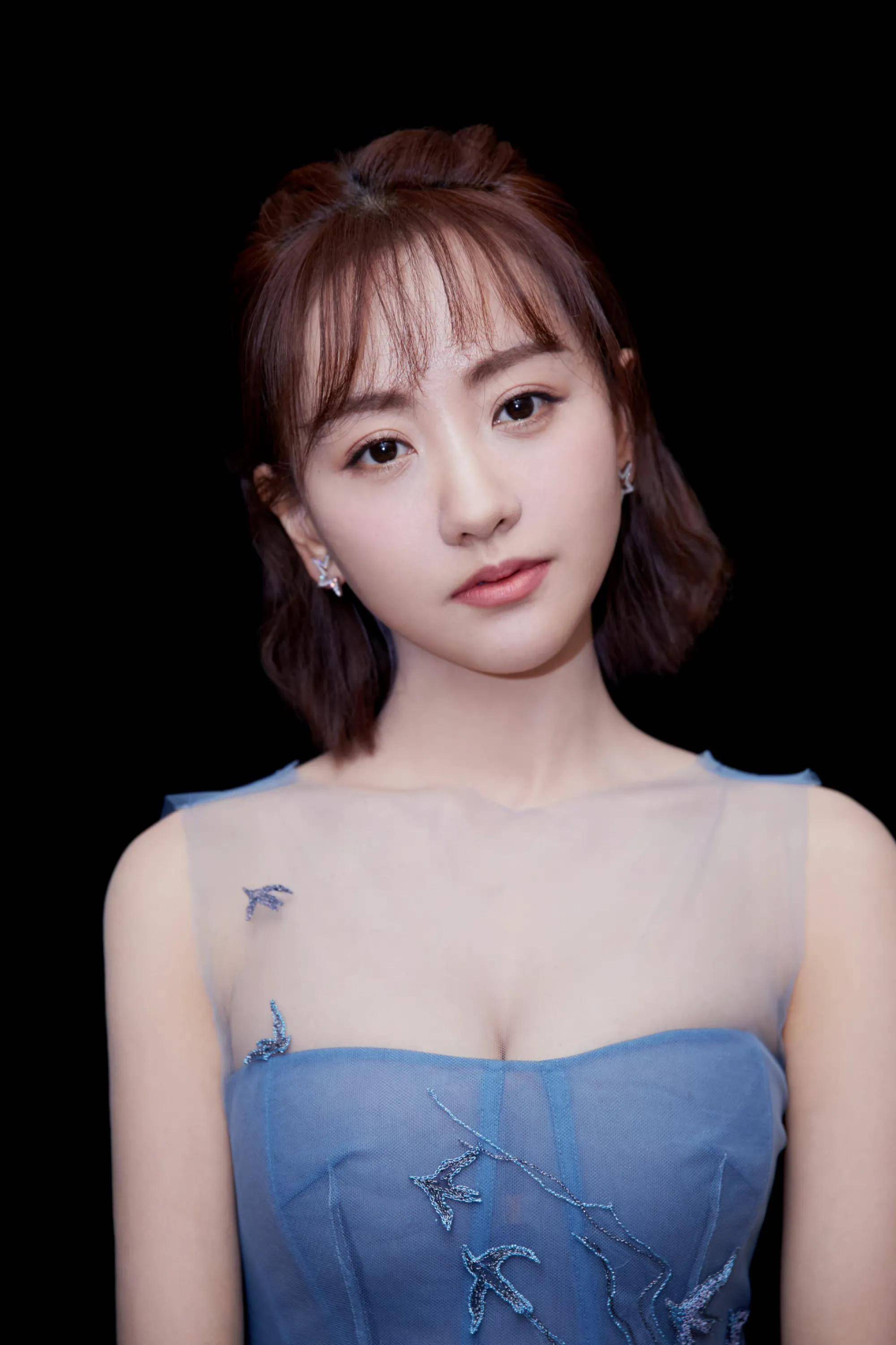 现代剧中的杨蓉更是如鱼得水