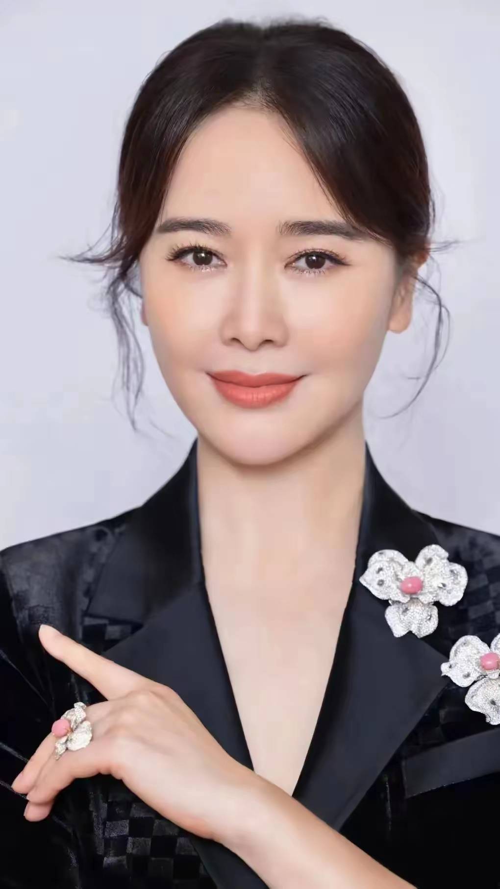 左小青14岁女儿近照曝光!高子淇身高超妈妈完美逆袭