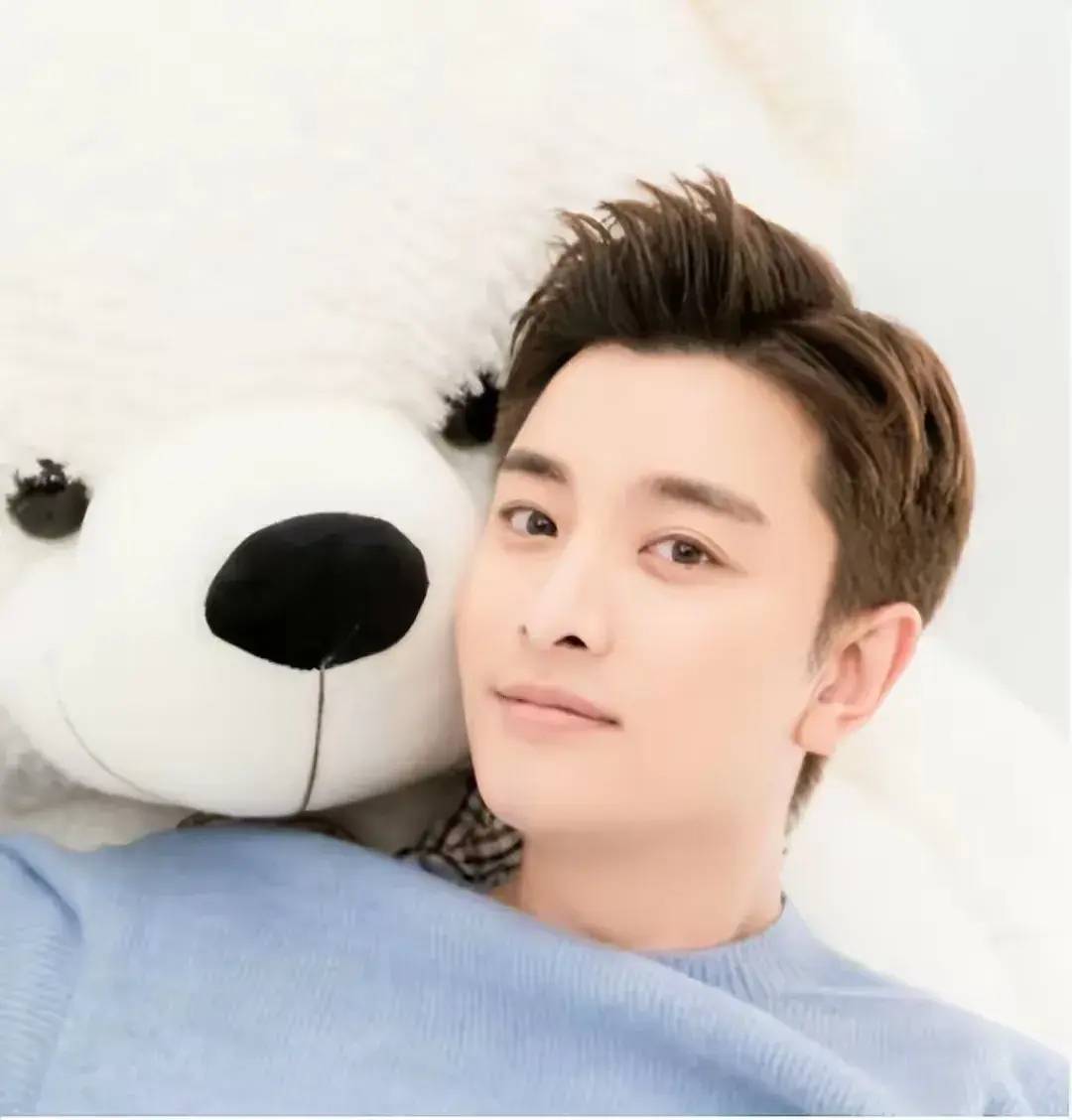 遭遇李小璐的背叛,离婚后的贾乃亮,却活出万丈光芒