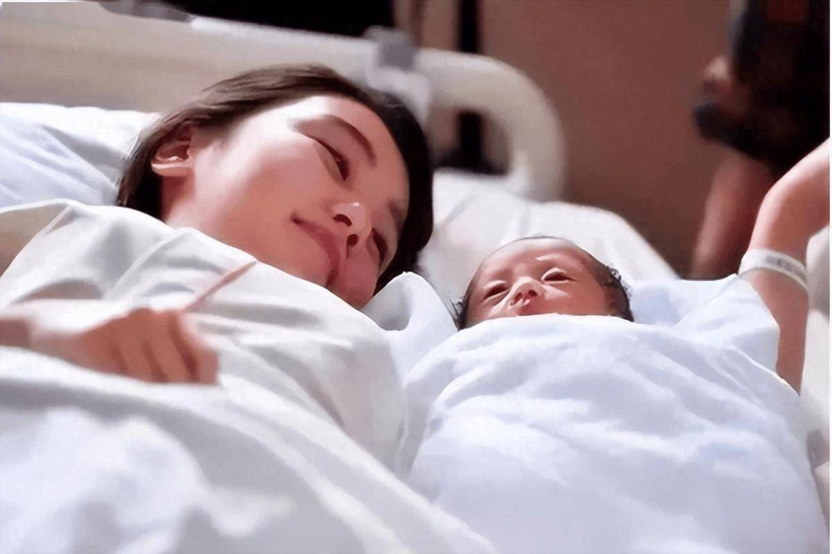 刚出生怎么就会长尾巴呢？其实不是宝宝的原因,更多的是宝爸宝妈的疏忽