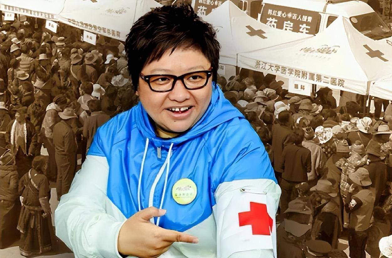 韩红自称"大学校花",本以为是句玩笑话,看到18岁照片被惊艳了