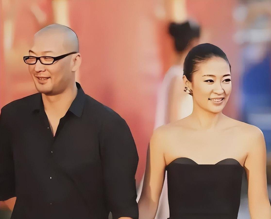 在管虎拍摄《斗牛》等作品时,梁静始终陪伴左右
