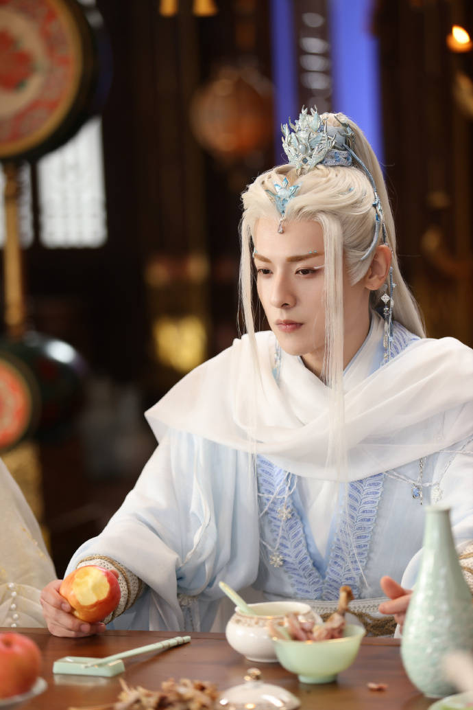 演完《暗河传》演《水龙吟》,他娃娃脸少年感十足,已成黄金配角