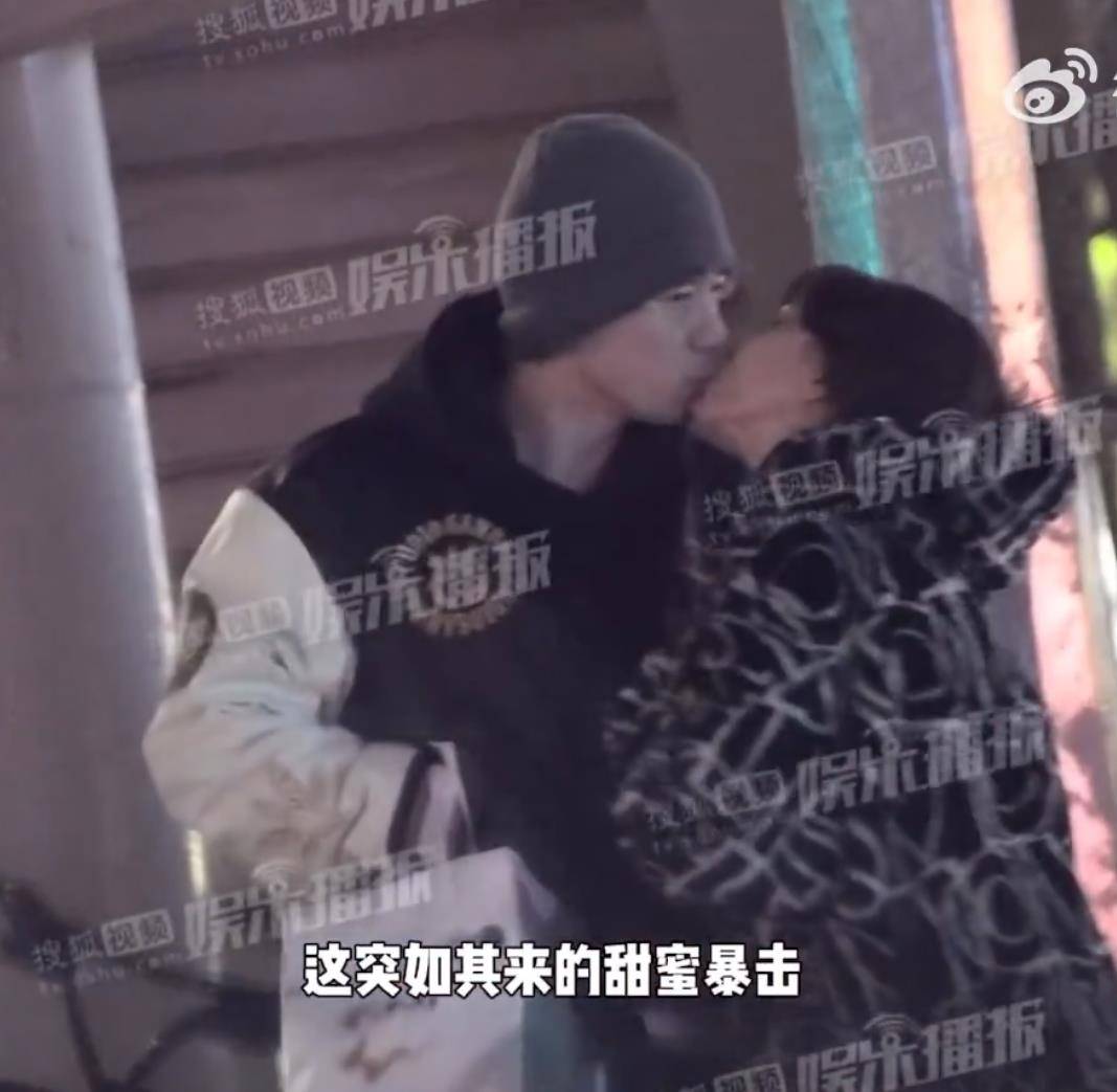 刘芮麟和老婆被曝路边接吻,网友:感觉是摆拍吧 插图3 刘芮麟和老婆被曝路边接吻,网友:感觉是摆拍吧 插图3