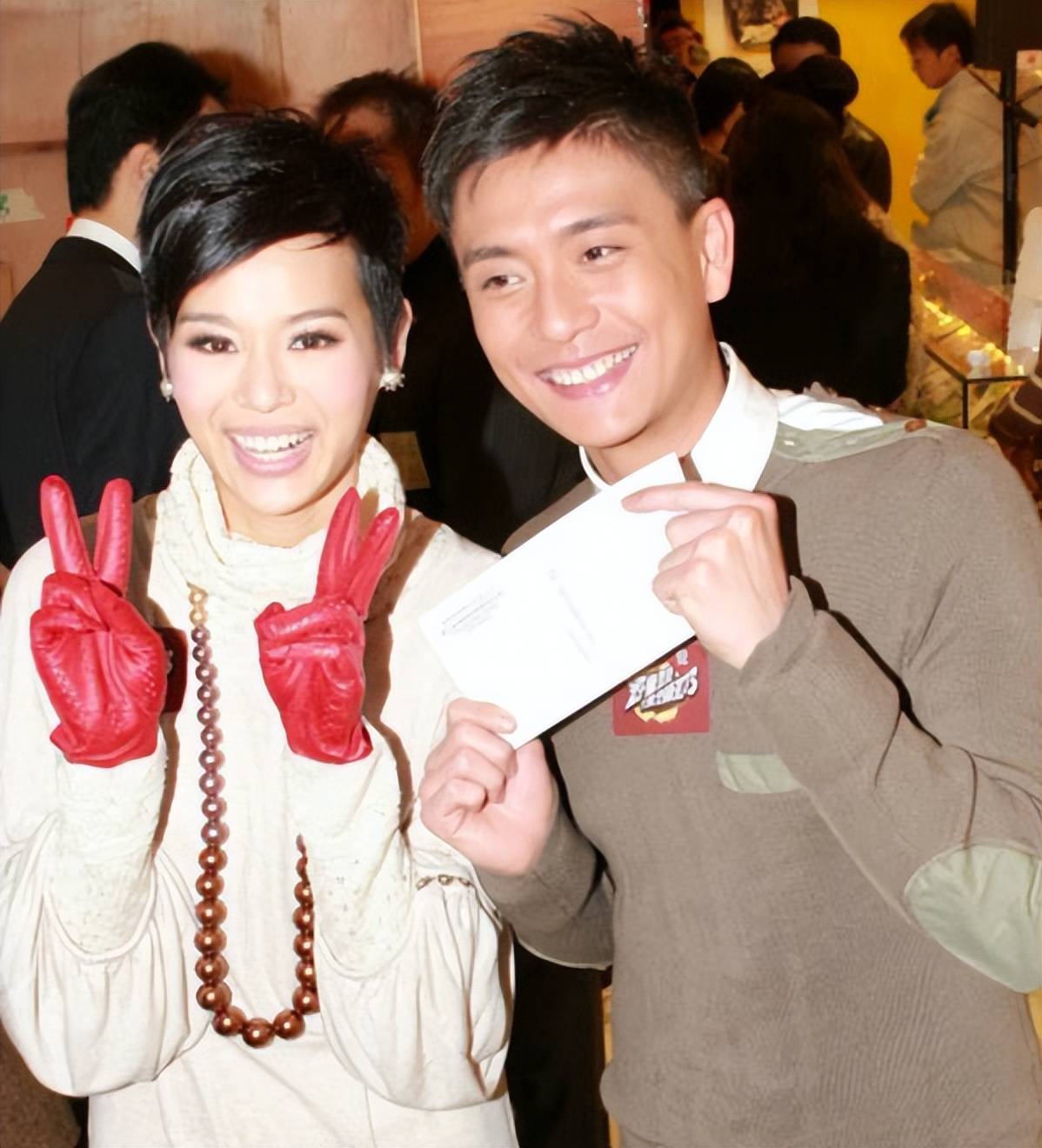 离开胡杏儿13年,被23岁大小姐5亿求婚,45岁黄宗泽终于扬眉吐气