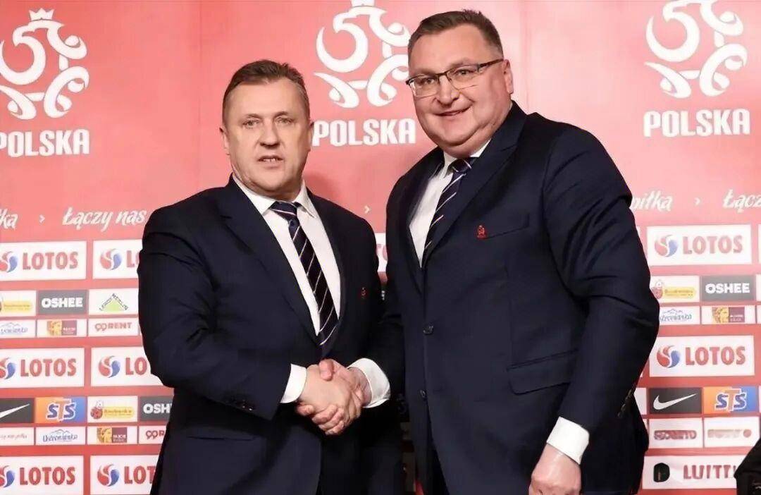 3个月悬而未决的选帅闹剧!土帅逆袭洋帅?足协犹豫耽误国足吗