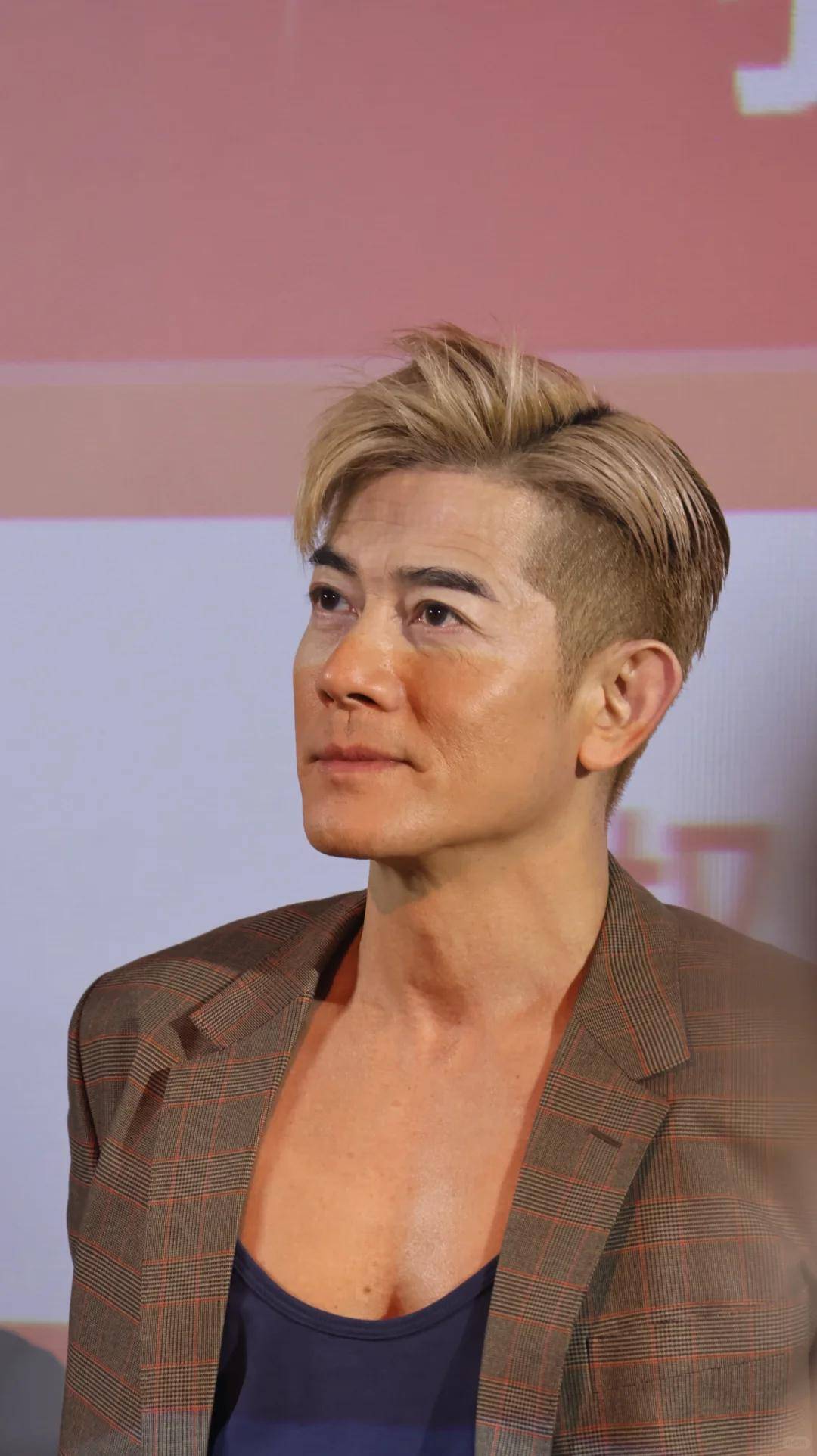 但更多的网友是心疼的,他们更希望郭富城能够好好休息,减轻身上的疲惫