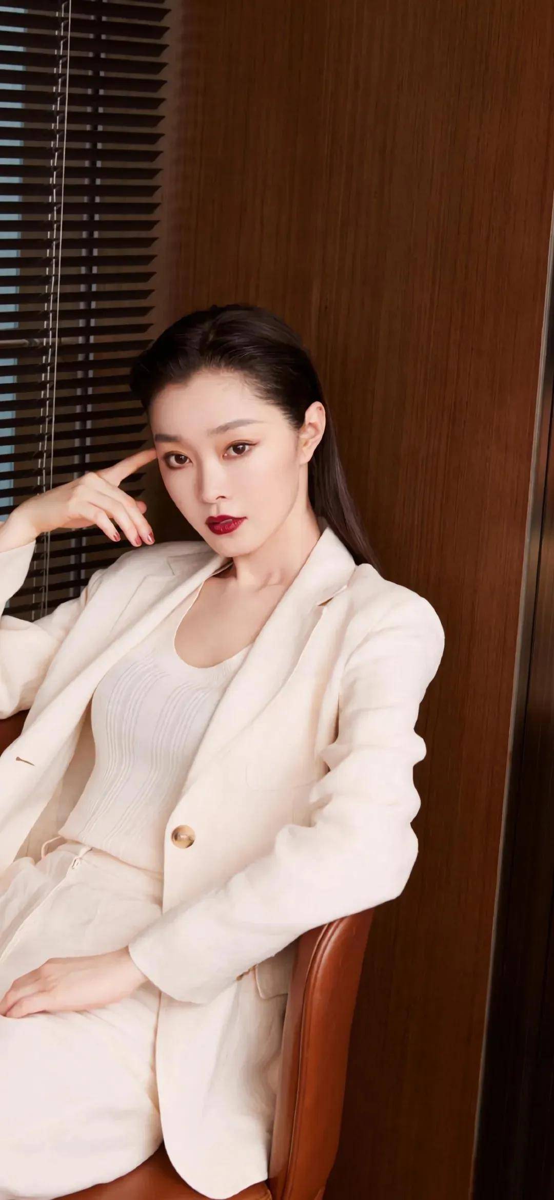 宋轶:温婉雅致,她的每一个微笑都是治愈心灵良药,令人沉醉不已