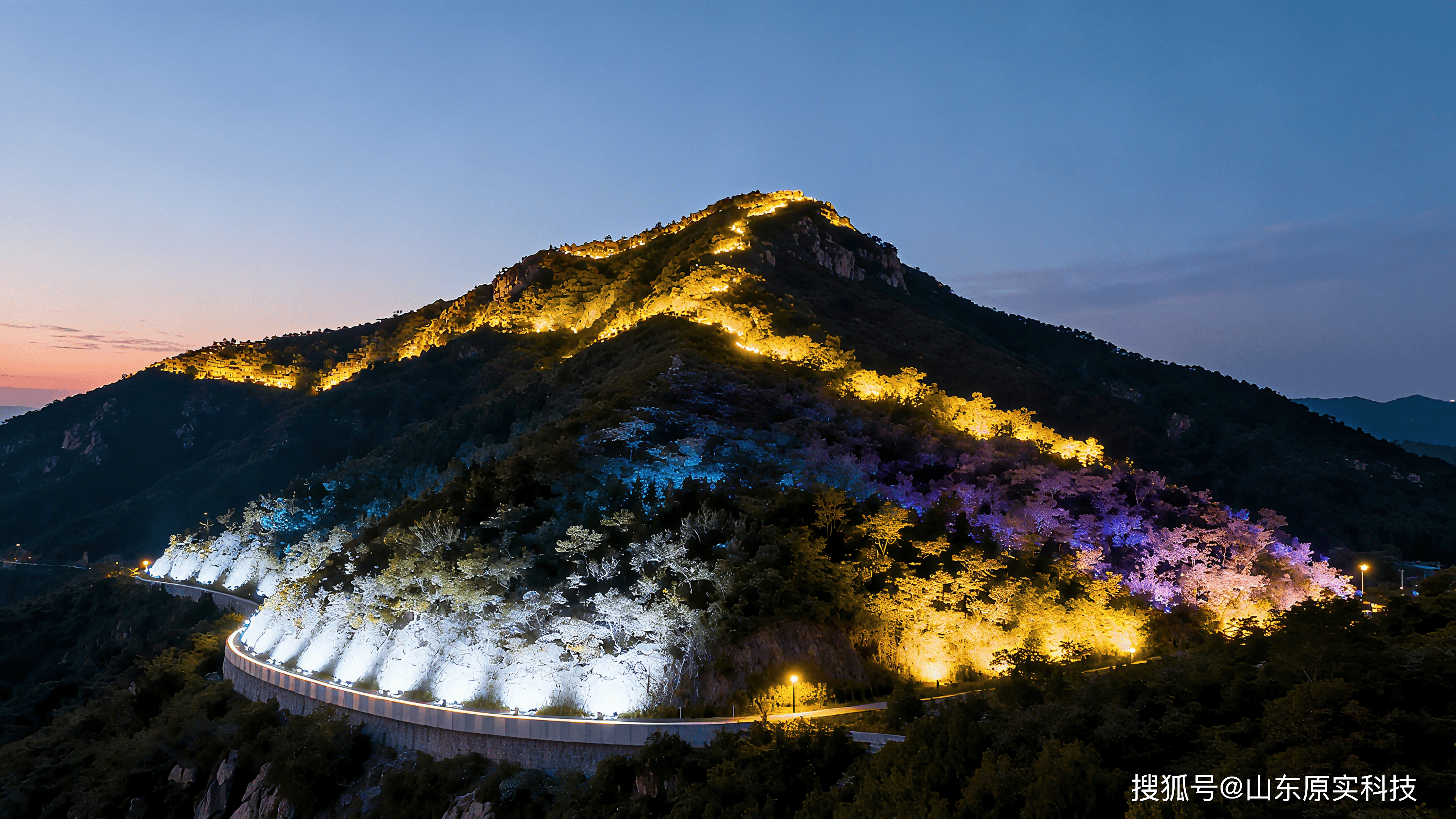 光影塑山魂:山体亮化工程的艺术,科技与实践探索