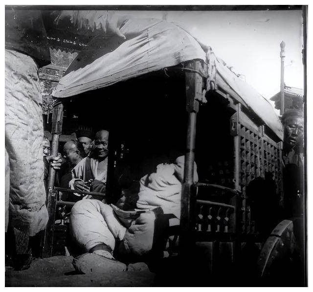 1904年菜市口:凌迟死刑全过程,被外国摄影师记录下来