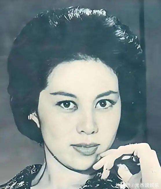 关之琳母亲有多美?父亲是首位国际影帝,一家三口颜值逆天