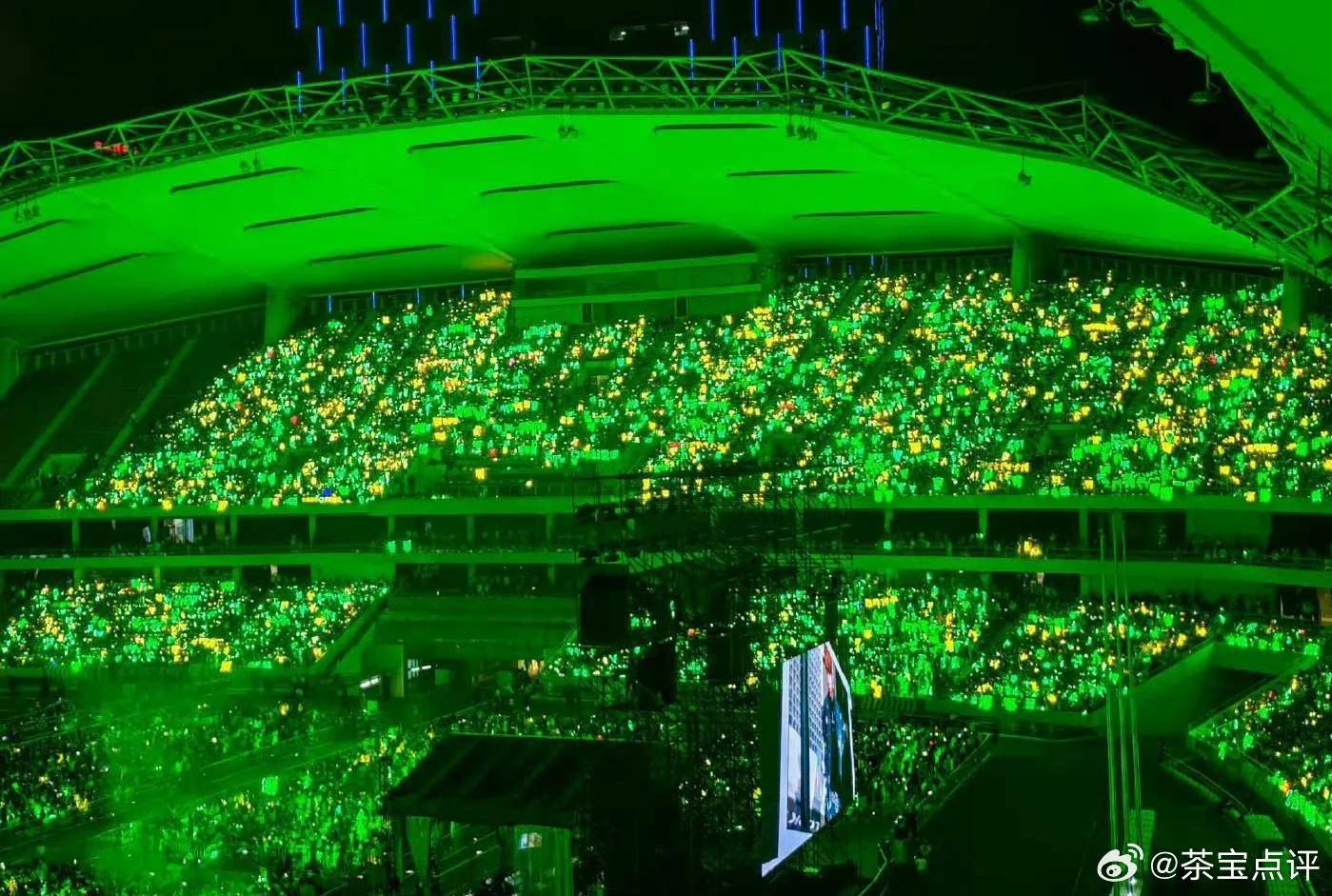 乐华演唱会王一博绿海盛宴,解锁演唱会新纪元!