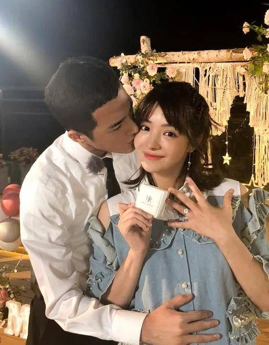 姜潮承诺为麦迪娜补办婚礼,深情表白:希望能手拉手走到人生尽头