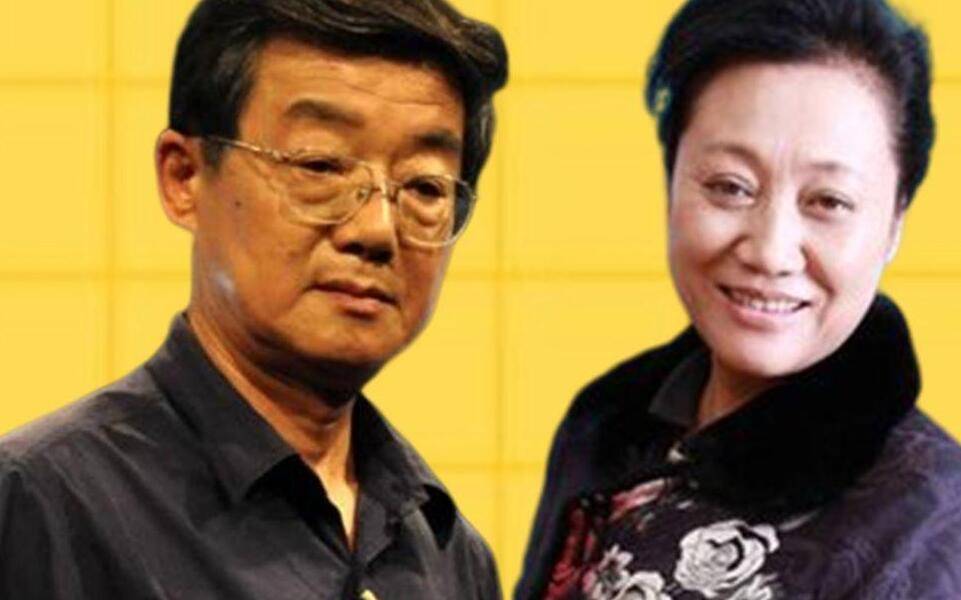 王丽云庆70岁大寿!前夫到场,眼神宠溺玫瑰花抢镜,喝茅台引热