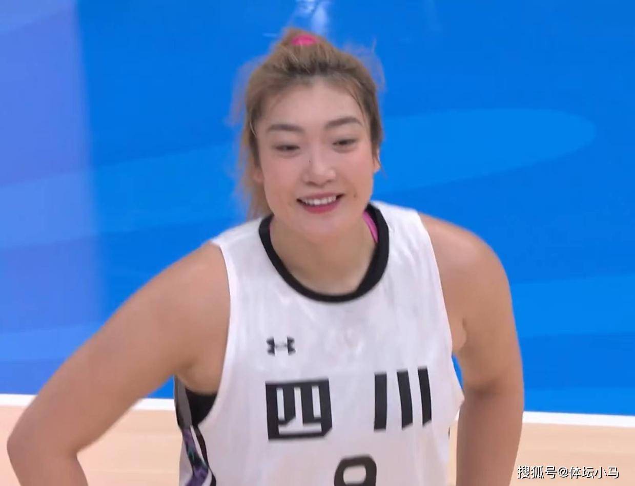 全运会女篮打疯了！四川女篮狂胜73分，两场净胜171分，李梦25分