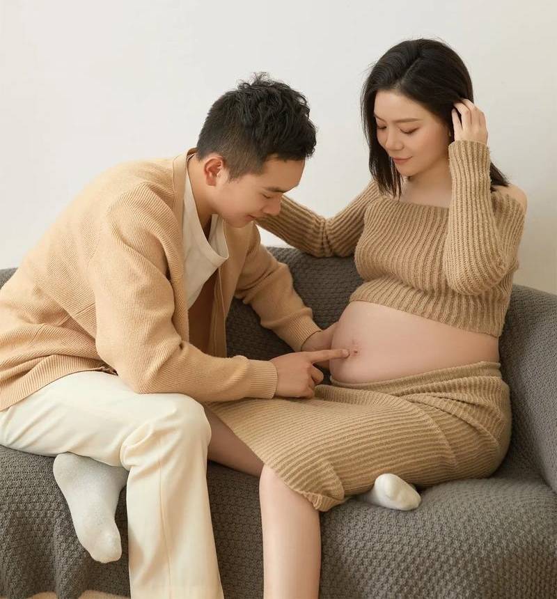 剖腹产妈妈刚出月子又怀孕！医生怒斥：胡闹！产妇崩溃：他忍不住