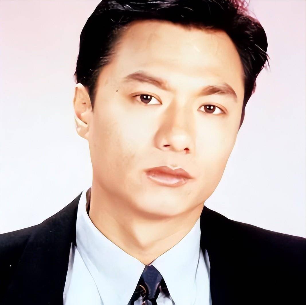 然而正值事业巅峰期,林俊贤却选择急流勇退,转而投身商界