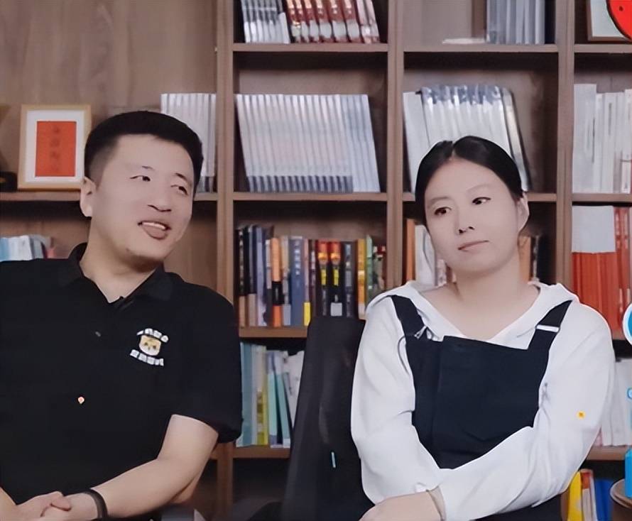 他还透露,张雪峰和现在的对象在两年前就在一起了,这件事在公司内部