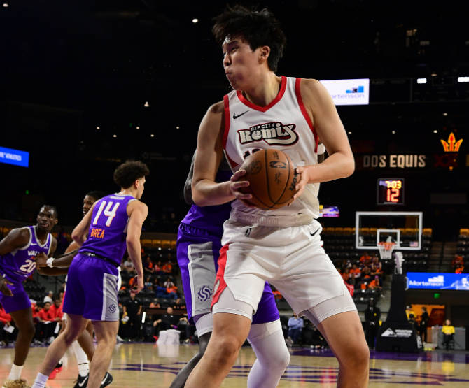 G联赛首秀的易建联，首秀的周琦，首秀的杨瀚森，对比之下看差距