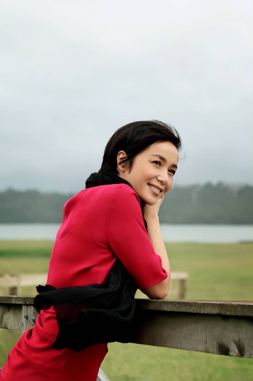 蒋雯丽:从清纯玉女到实力演员,嫁导演顾长卫,陷"包养"绯闻