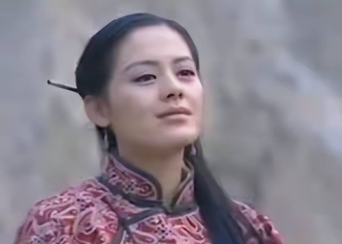 她是胡歌深爱,刘烨难忘的女人,受央视力捧多年,至今都没能走红
