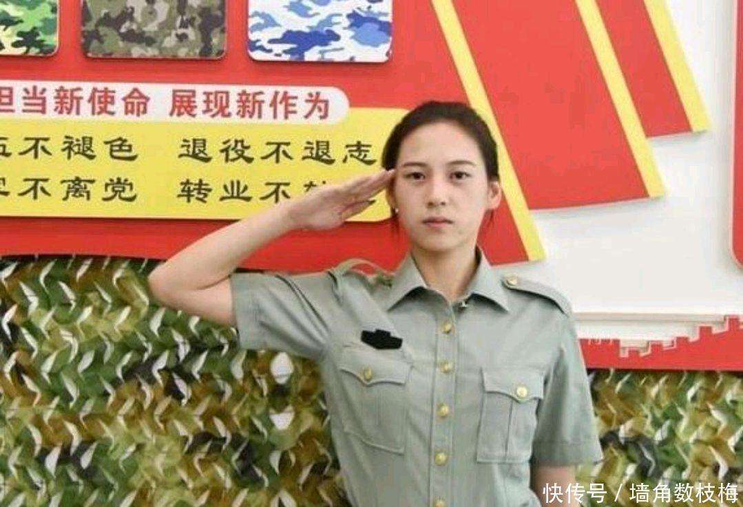 浙江"00后女枪王",因一张宣传照火遍全网,退伍后又成法学硕士