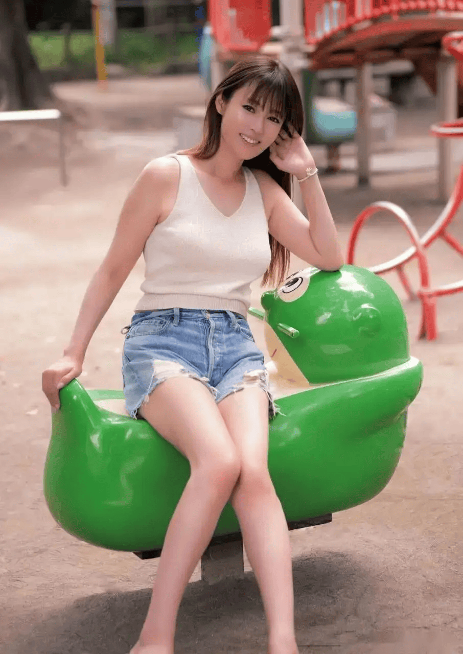 日本女星深田恭子性感写真！天使面孔魔鬼般的火辣身材