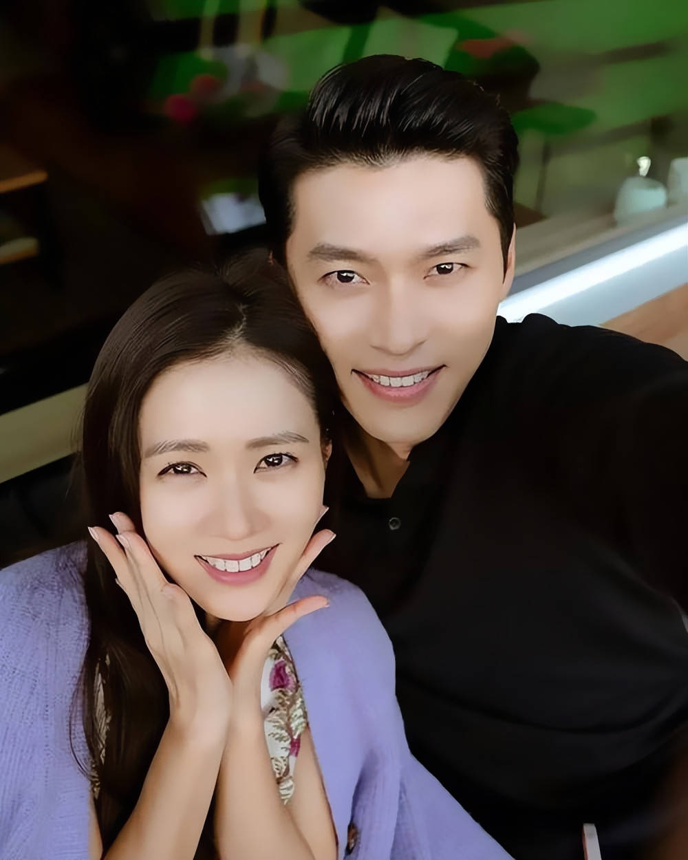 玄彬孙艺珍大奖撒糖,一个油腻发型略发胖,一个短发秀气美人鱼风