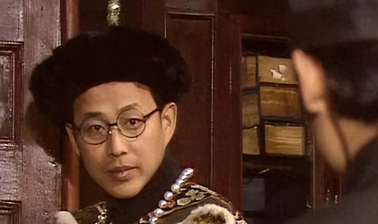 怒怼冯小刚,英皇老板站迎,王家卫这次踢到铁板了