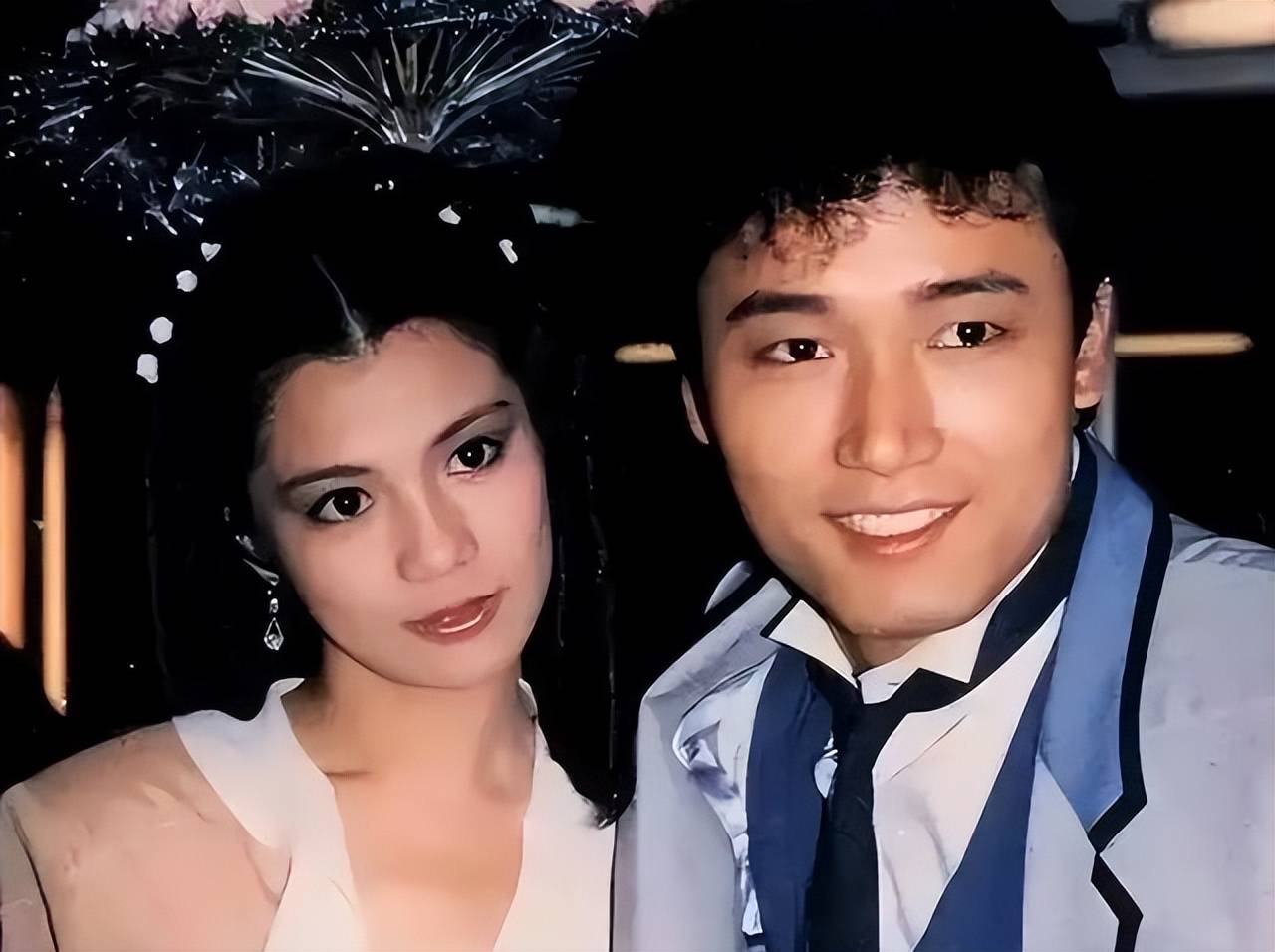 苗侨伟,戚美珍闹离婚,在大街上激烈争吵推推搡搡,到底为哪般?