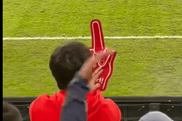 重罚！成都蓉城部分球迷歧视阿奇姆彭 罚款50万+部分看台空场