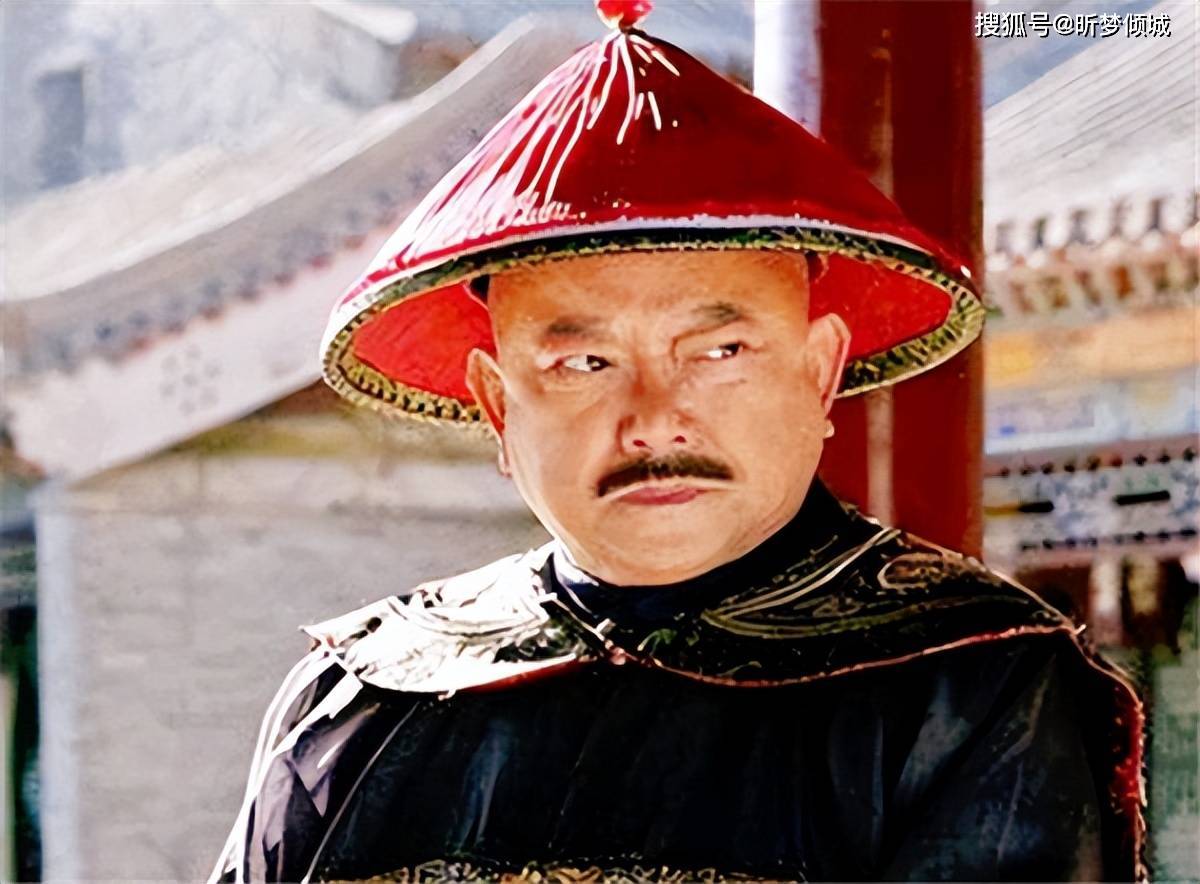 查抄和珅家没找到一分钱,嘉庆讲了两个字,两天拉出了几十车金银