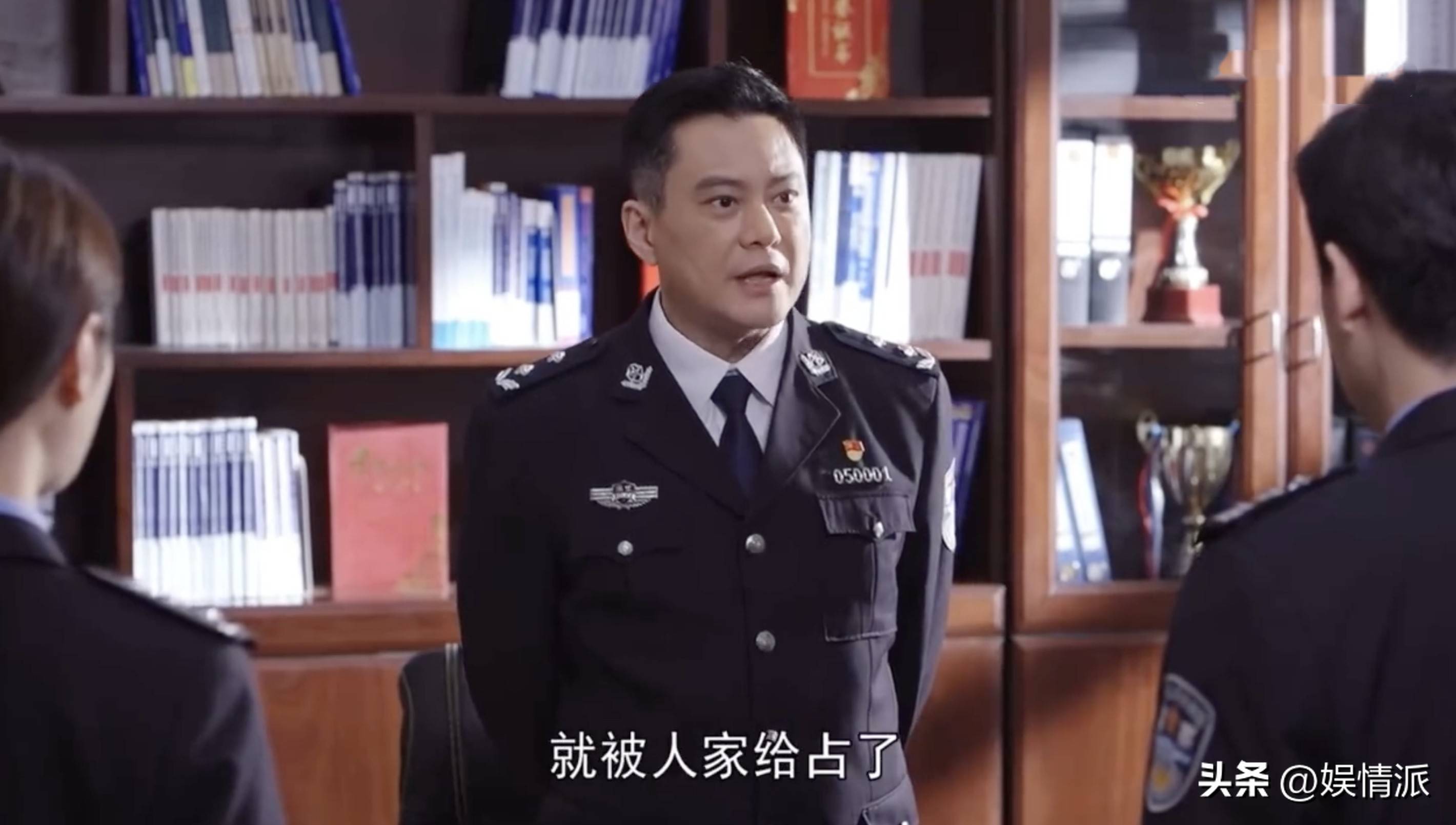 他被视为濮存昕的接班人,演了30余年的戏却不火,现在凭新剧获赞