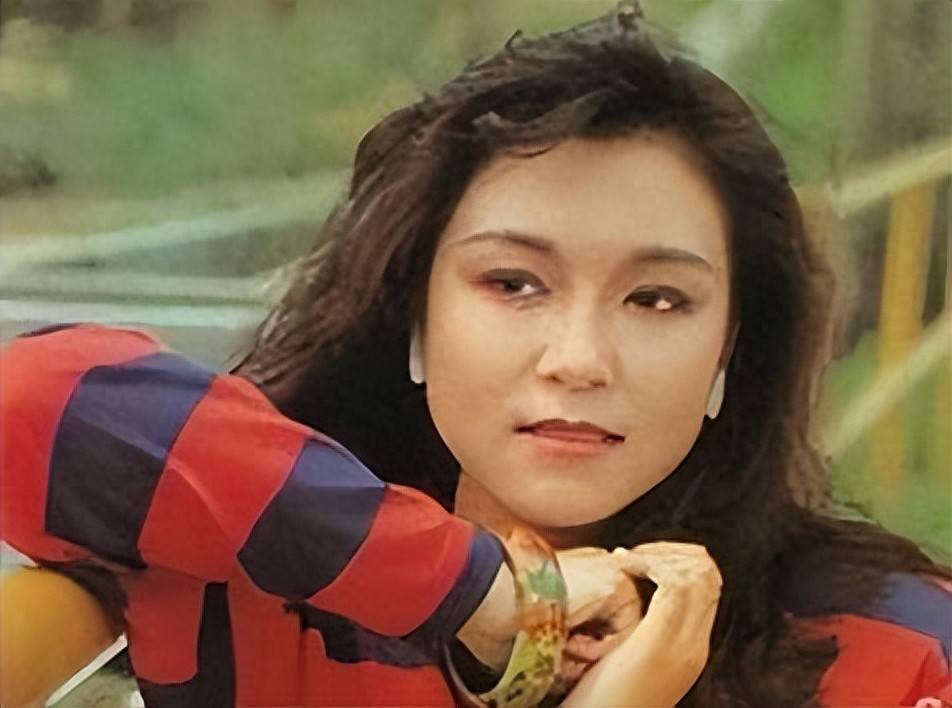 嫁小7岁富豪息影,老公独宠22年,张凤妮现在怎么样了?