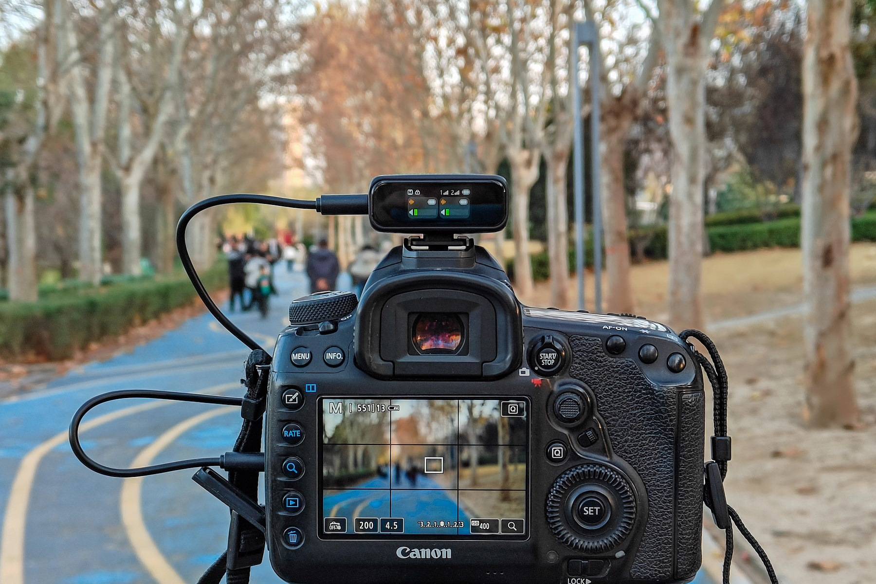 从“炸麦”到真旗舰：南卡Qmic领夹麦克风关键时刻不掉链