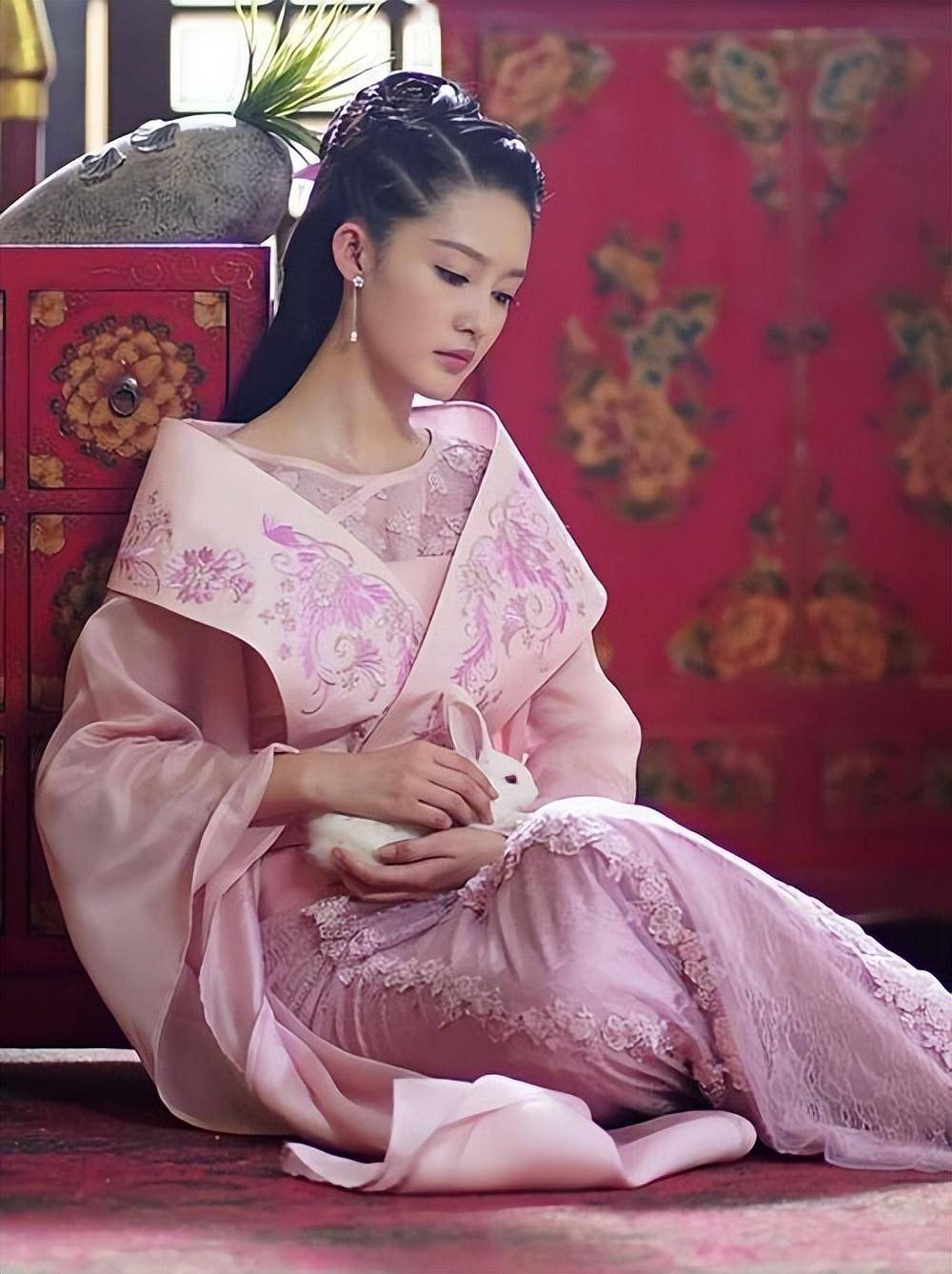 演女主无人问津,演配角红得发紫,庆余年2这3位女演员太尴尬