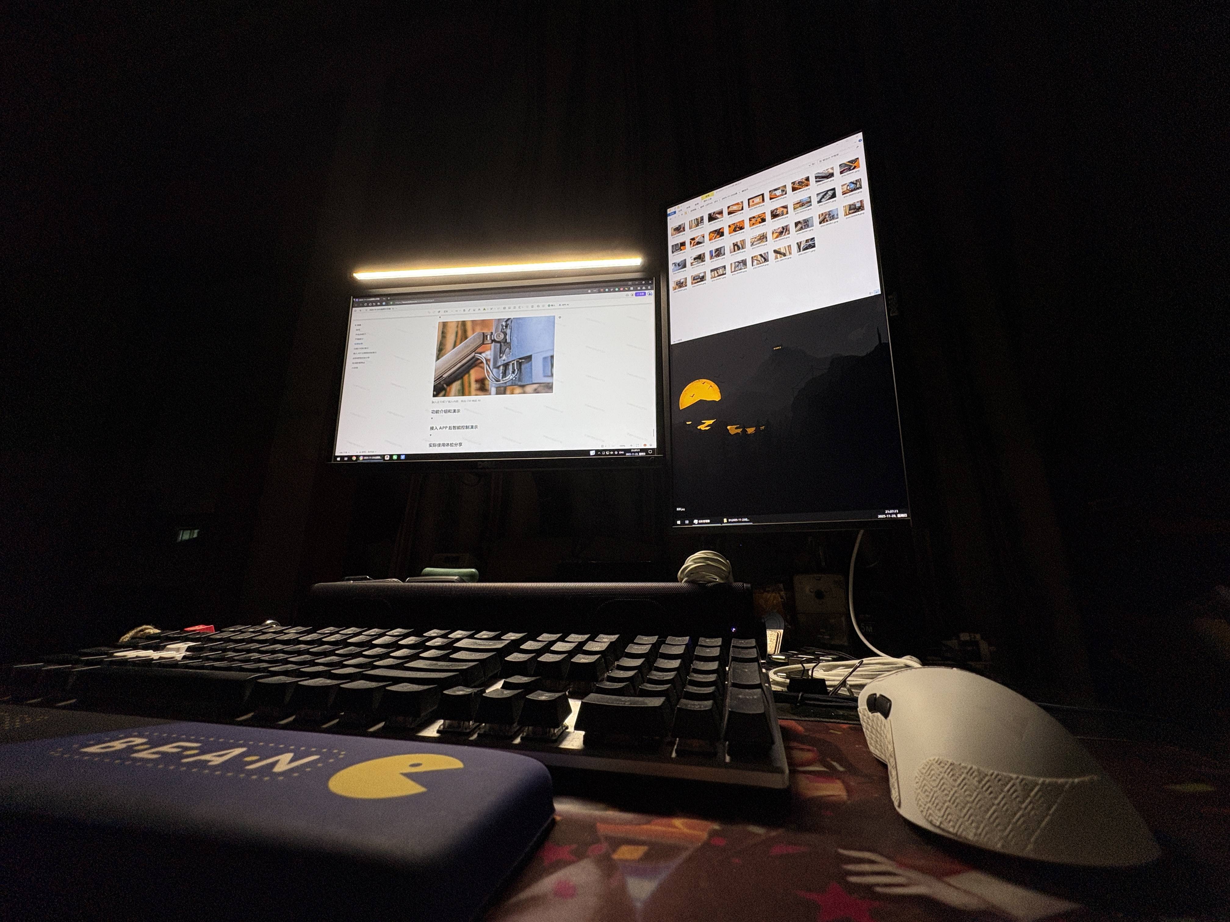 显示器标配底座太矮又太占桌面空间？北弧显示器支架了解一下