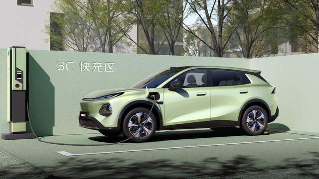 《长安启源全新Q05开启超级购车季，全系无门槛超级置换一口价7.49万元起！》