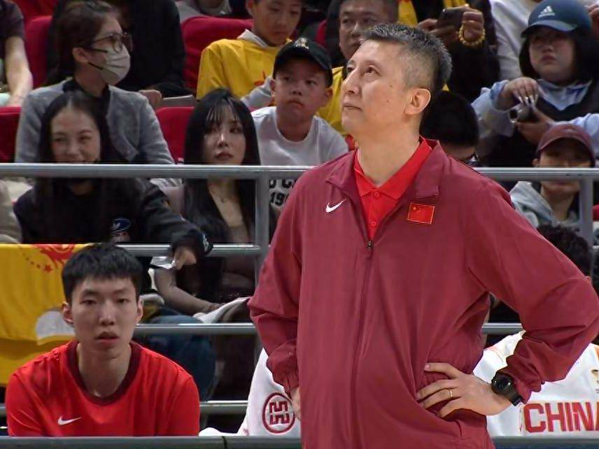 新华社发文，力挺中国男篮主帅郭士强，球迷：郭导可以睡安稳觉了