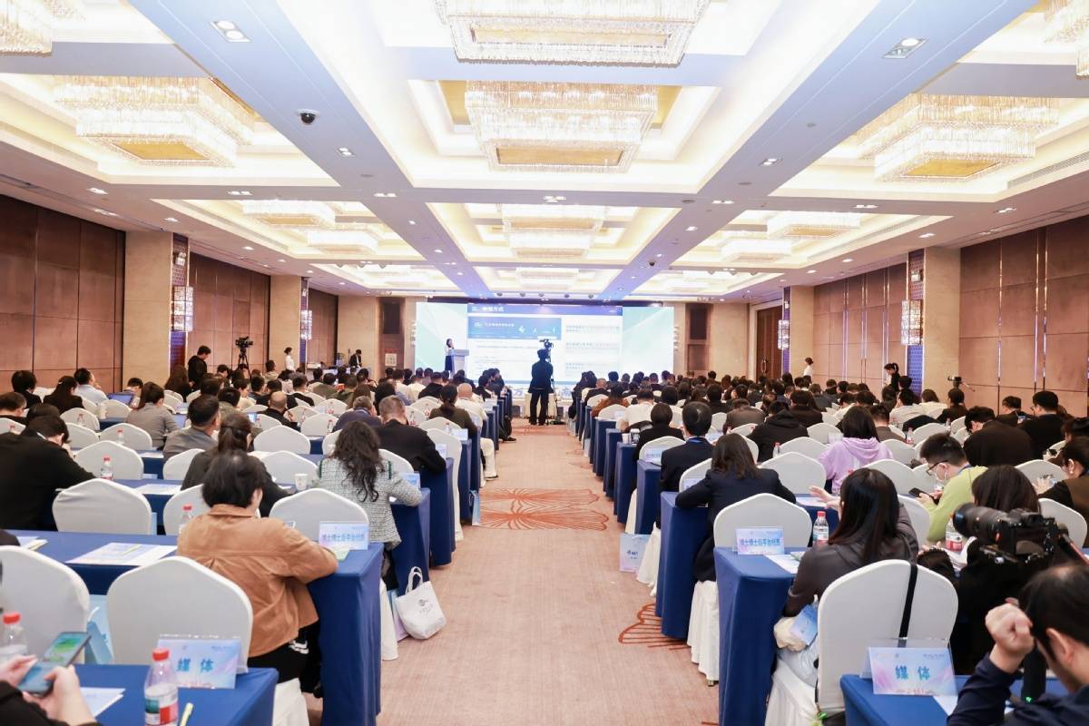 2025东莞高层次人才周| “博创湾区 智汇莞邑”博士博士后创新创业交流洽谈活动成功举办(图1) 2025东莞高层次人才周| “博创湾区 智汇莞邑”博士博士后创新创业交流洽谈活动成功举办(图1)