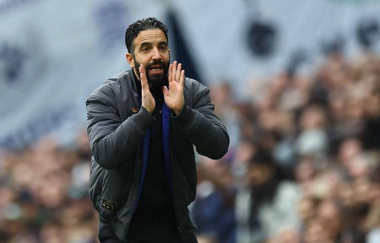 曼联的困境:为何努力总是“治标不治本”,问题究竟出在哪儿?