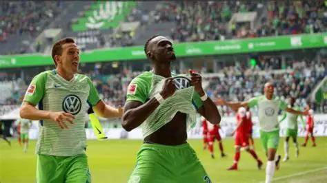 德甲保级生死战！沃尔夫斯堡死磕柏林联合：狼堡盼续命，铁血军抢生机