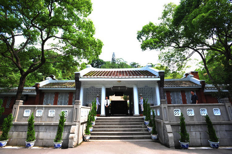 蒋孝勇想将两蒋移灵大陆后,公开严斥说了两句话